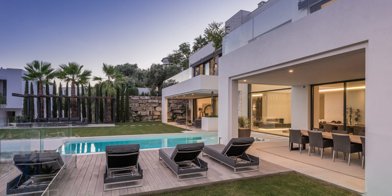 contemporary-villa-2