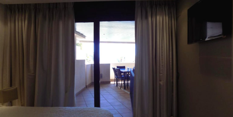 apartment-frontline-beach-estepona-32