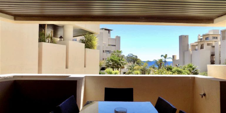 apartment-frontline-beach-estepona-7