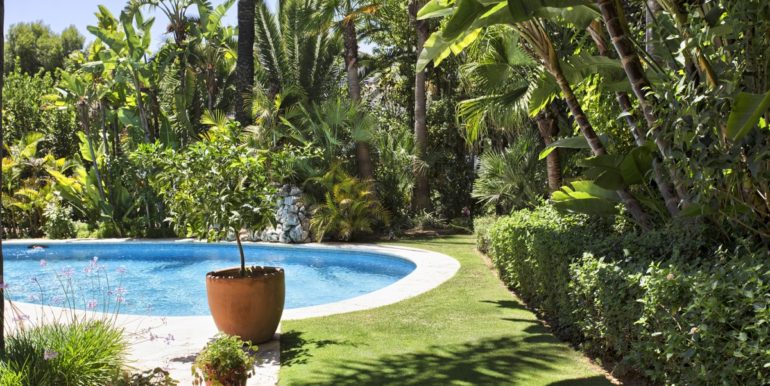 villa-golden-mile-marbella-norwegian-real-estates-3