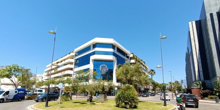 office-puerto-banus-norwegian-estates-5