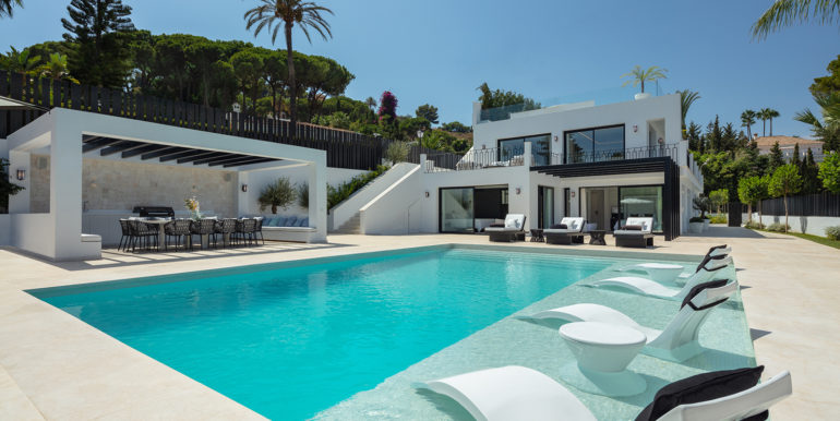 luxury-villa-in-golf-valley-nueva-andalucia-22