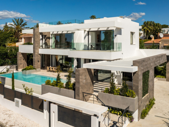 Luxury villa in Marbesa