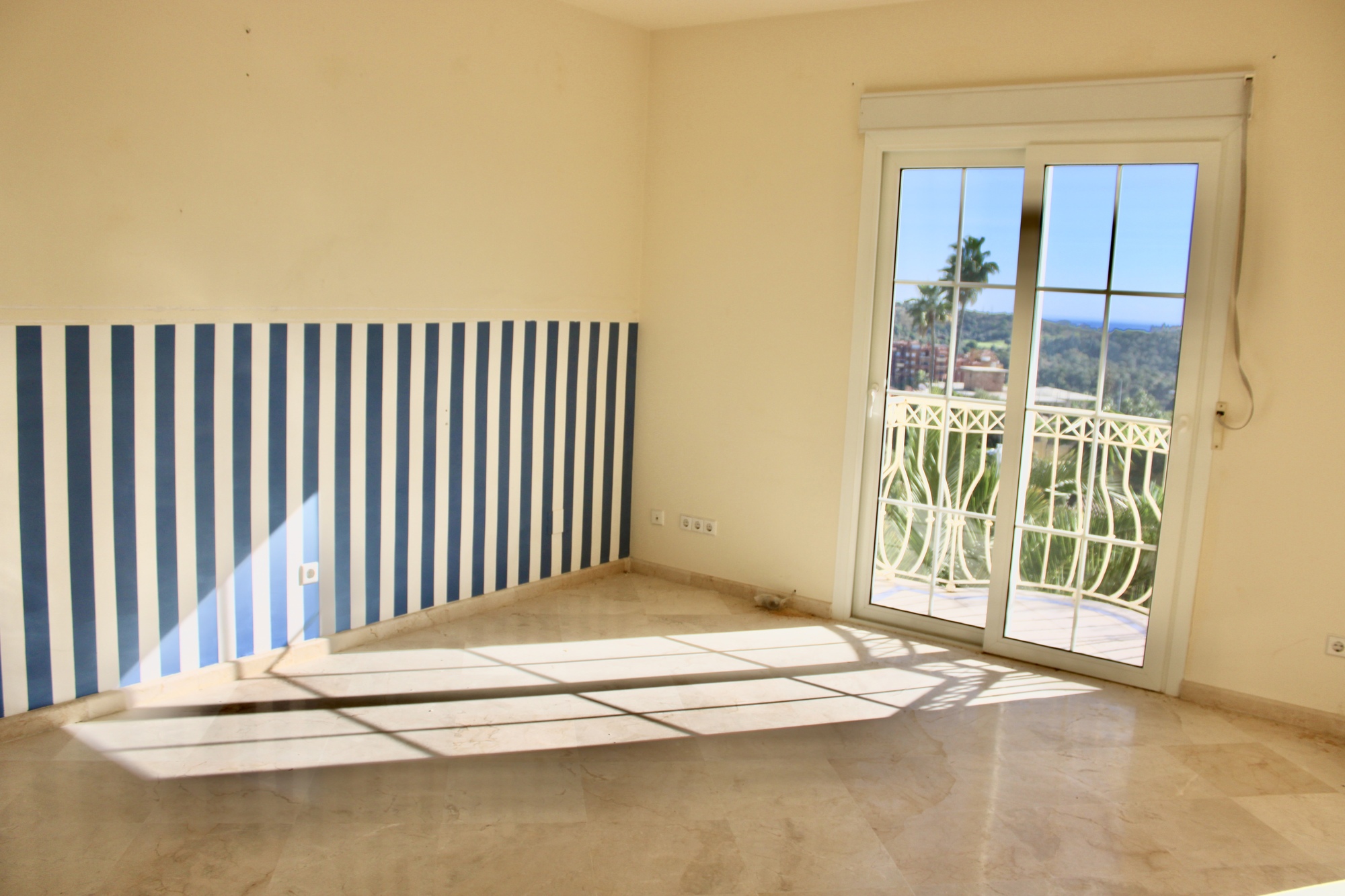 Villa with sea views in Hacienda Las Chapas