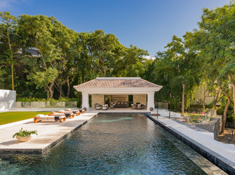 Swimming pool - Luxury villa in La Quinta - Norwegian Real Estates in Marbella and Costa del Sol