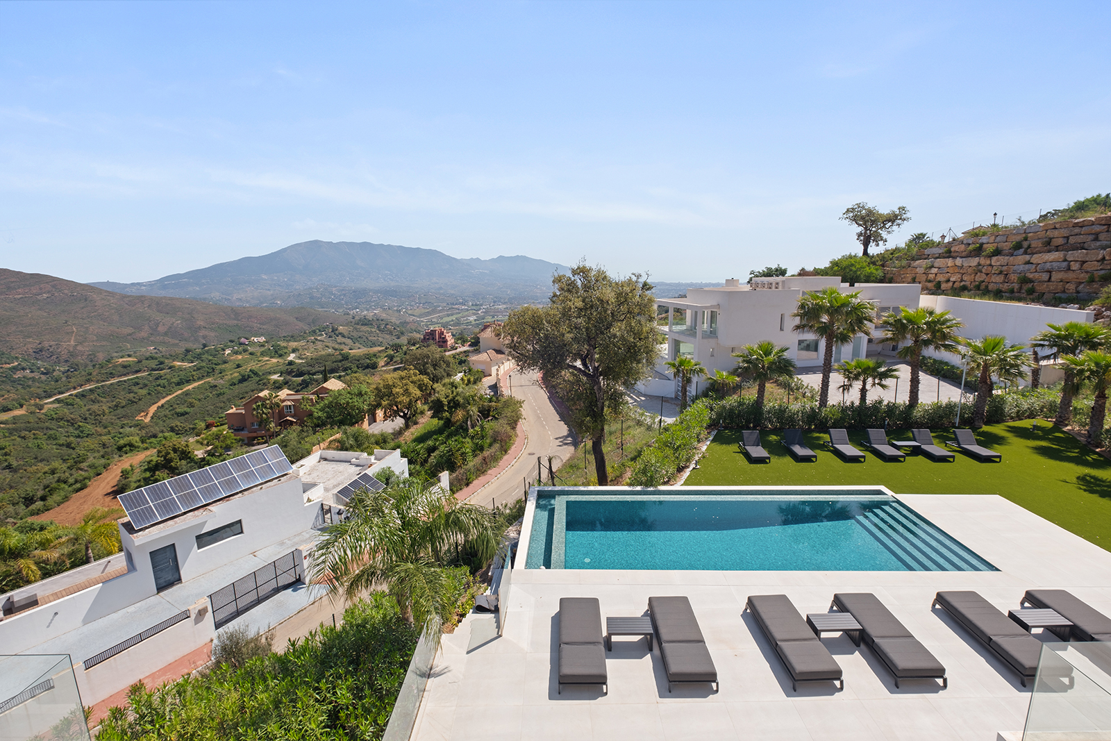 Villa for sale in La Mairena - Norwegian Estates