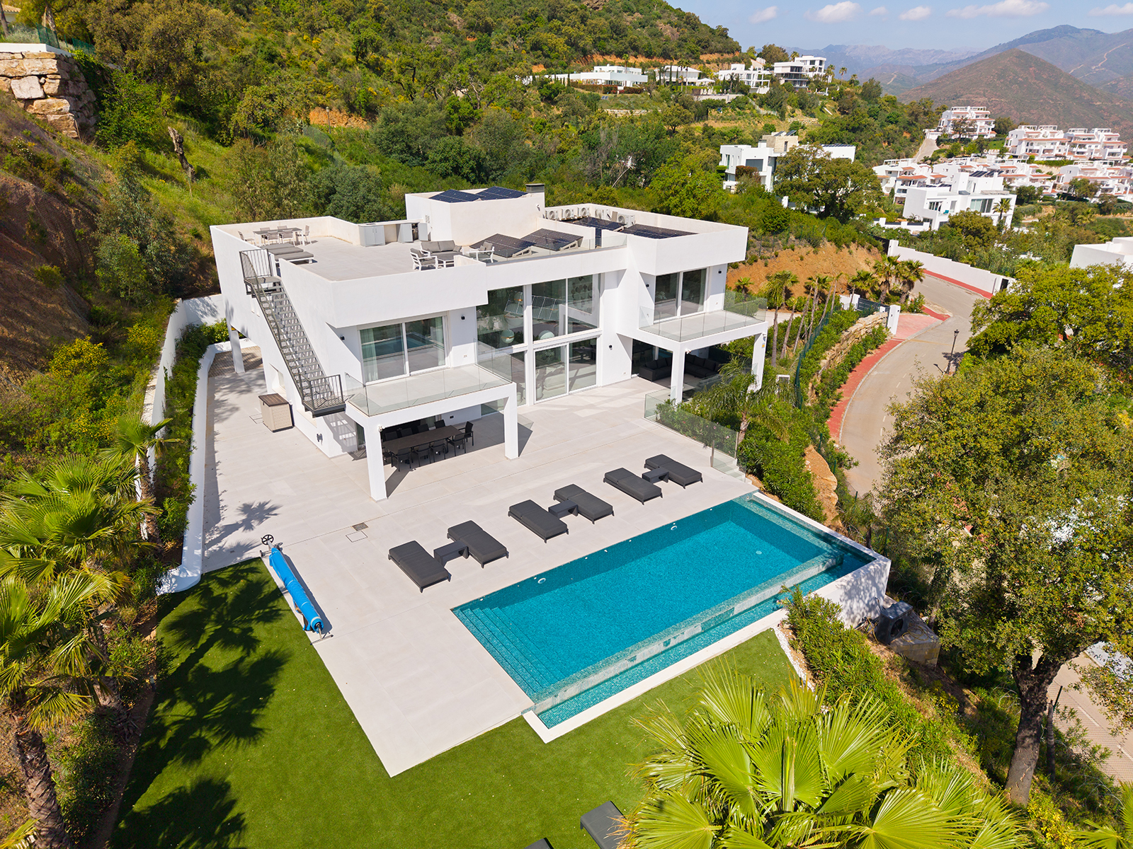 Villa for sale in La Mairena - Norwegian Estates