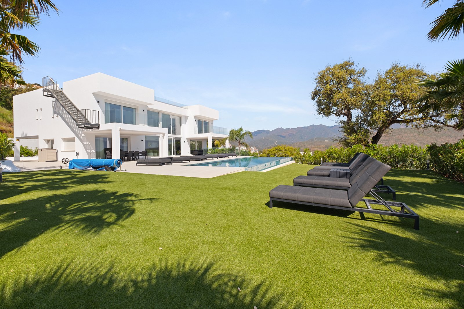 Villa for sale in La Mairena - Norwegian Estates