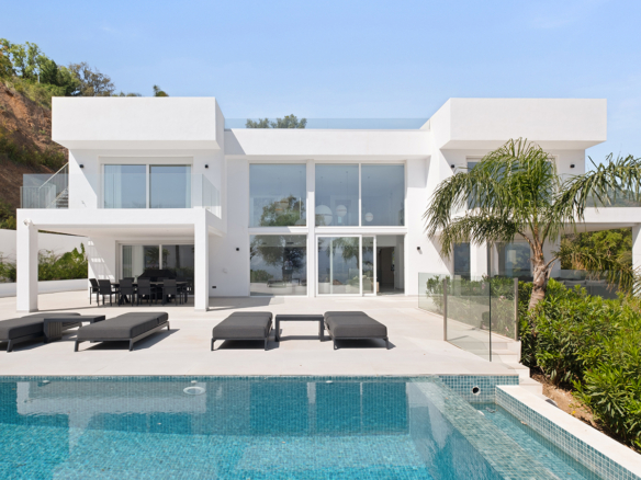 Villa for sale in La Mairena - Norwegian Estates